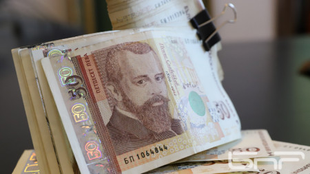 Българският бизнес настоява правителството да промени схемата на компенсация като