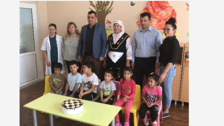 Детските градини в Стамболово получиха торти за 40-годишнината на общината