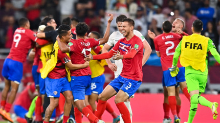 Футболистите на Коста Рика ликуват, след като се класираха за финалите на световното първенство в Катар