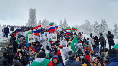 Единственото знаме което Възраждане вее е българското Това се казва