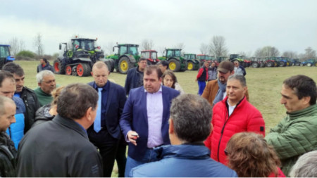 Agriculture Minister Yavor Gechev toalking to protesting farmers in the village of Gorna Studena, March 21, 2023  