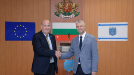 Varna Mayor Blagomir Kotsev (right) and US Ambassador to Bulgaria Kenneth Merten