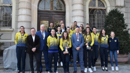 Кметът прие осемкратните шампионки на България по волейбол
