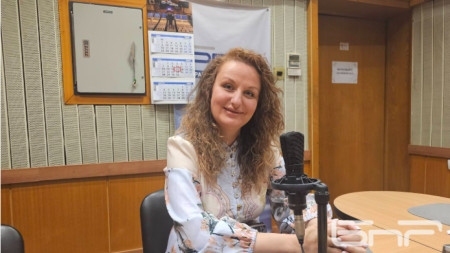 Анелия Никова