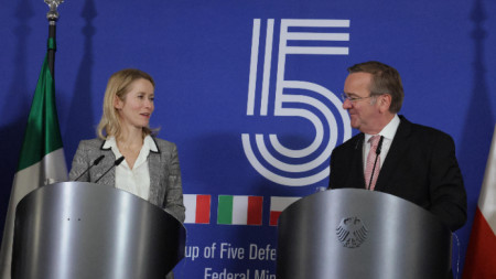 Върховният представител на ЕС по въпросите на външната политика Кая Калас и министърът на отбраната на Германия Борис Писториус - Берлин, 14 ноември 2025