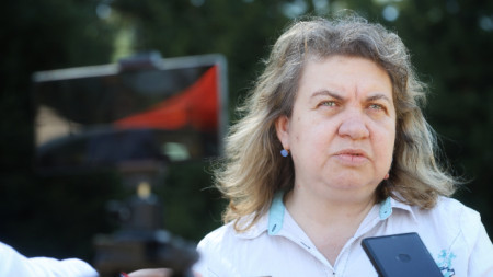 Председателят на НС Наталия Киселова дава блиц интервю, Копривщица, 10 август 2025 г.
