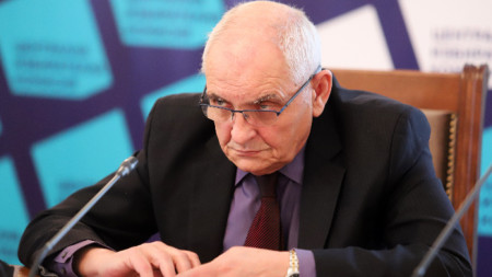Говорителят на Централната избирателна комисия Димитър Димитров очаква огромно напрежение