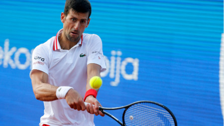 Водачът в световната ранглиста на тенисистите Новак Джокович с лекота