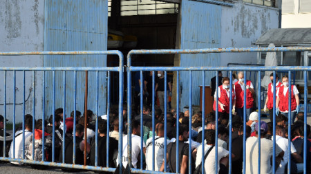 Мигранти в пристанището на Каламата, Пелопонес, Гърция, архив, юни 2023 г.