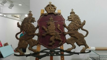 Гербът при приемането на Търновската Конституция