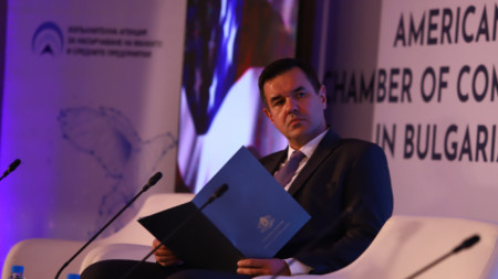 Министърът на икономиката Никола Стоянов на откриването на Международна конференция „EXPLORE U.S.”
