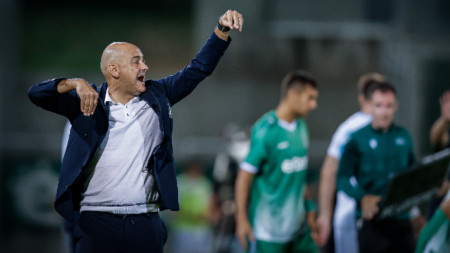 Руи Мота води отбора в 23 мача.