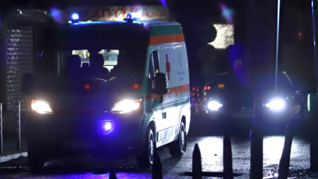Амбулантна кола превозе Христијана Пендикова са аеродрома у Софији до ВМА 