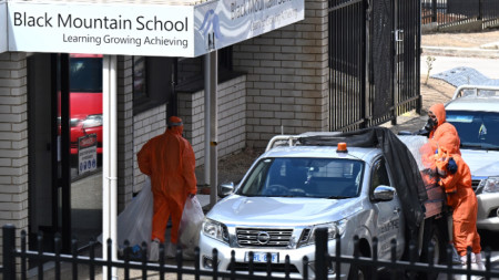 Властите разчистват училище Блек Маунтин в Канбера, 17 ноември 2025 г.