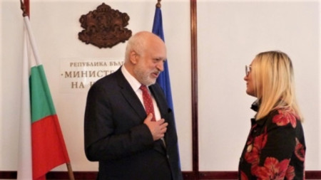 Velislav Minekov dhe Donika Hoxha