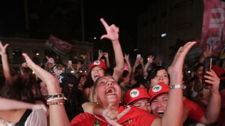 Поддръжници на Лула ликуват в Рио де Жанейро