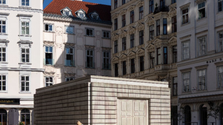Мемориалът за Холокоста, издигнат на Юденпалц (Еврейският площад) във Виена.