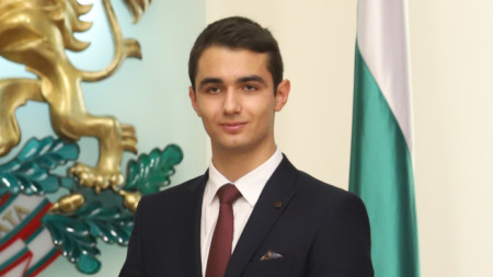 Дванайсетокласникът от Природоматематическата гимназия в Кюстендил Христо Тодоров е един