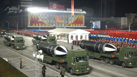 Новият тип ракети бяха демонстрирани на парад в Пхенян, 15 януари 2021 г.