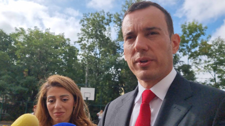 метът на София Васил Терзиев дава брифинг след откриването на новата учебна година в 95-то СУ „Проф. Иван Шишманов