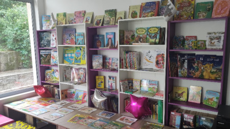 Община Велико Търново отличи днес най големите частни дарители на книги