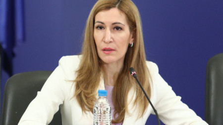 Министърът на туризма Николина Ангелкова на брифинга в Министерски съвет