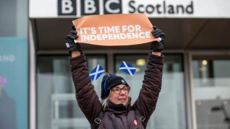 Шотландия има свой химн свое знаме свой парламент свои закони
