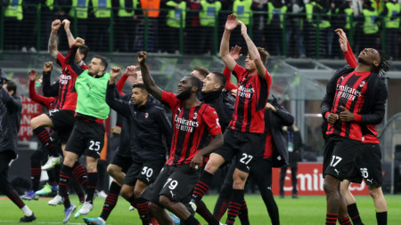 Футболистите на Милан спечелиха титлата с преднина пред Интер.
