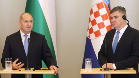 Presidents Rumen Radev (L) and Zoran Milanović in Zagreb.