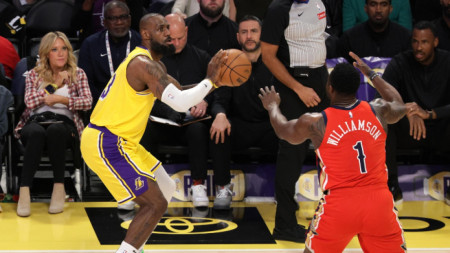 Леброн Джеймс още не е играл в НБА този сезон.