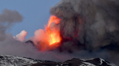 Изригване на Етна, 16 февруари 2021 г. 
