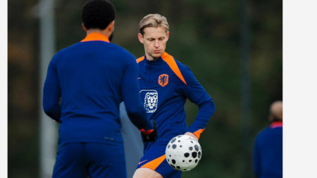Френки де Йонг на последната тренировка на Нидерландия.