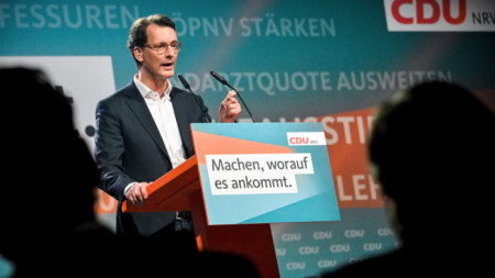 Премиерът на Северен Рейн-Вестфалия и водещ кандидат на ХДС Хендрик Вюст говори на предизборен митинг