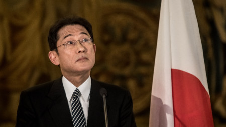 Бившият външен министър на Япония Фумио Кишида спечели днес надпреварата