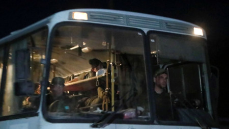 Автобус, превозващ военнослужещи на украинските сили от 