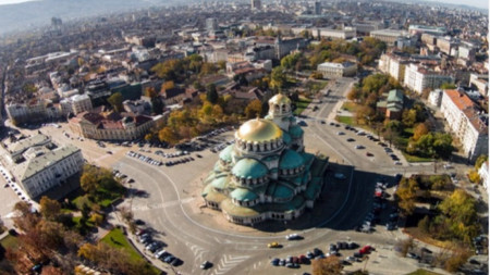 Техниката ще остане до 14 часа на столичния площад „Свети Александър Невски“.