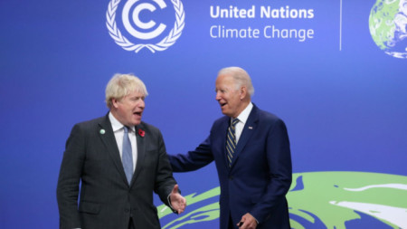 Борис Джонсън и Джо Байдън по време на срещата на ООН за изменение на климата 
