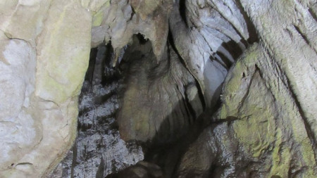 Пещерата Добростански бисер