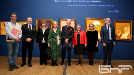 The author (centre) at the opening of the exhibition. 