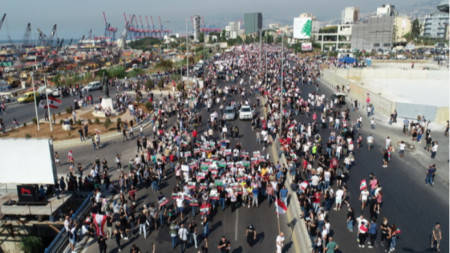 Хиляди ливанци протестираха срещу безнаказаността по повод годишнината от експлозията