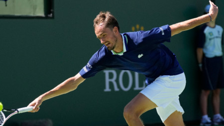 Руският тенисист Даниил Медведев ще бъде извън кортовете за период