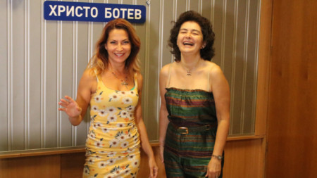 Ива Дойчинова и Магдалена Гигова (вдясно)