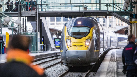 Френският национален железопътен оператор SNCF отмени плановете си за противоречиво