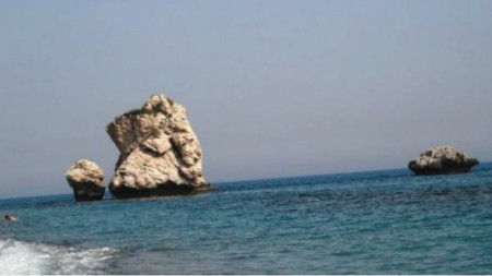 
Скалата на Афродита в Кипър, където според легендата богинята се е родила от морската пяна