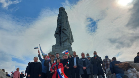 Националният съвет на БСП да преустанови участието на партията в