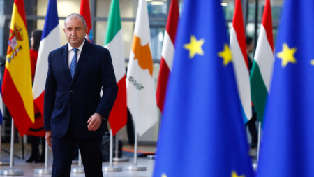 Президентът Румен Радев пристига за началото на двудневния Съвет на ЕС в Брюксел, 20 октомври 2022 г.