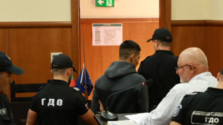 Съдът гледа мярката на 18-годишния Валентин Асенов, обвинен за катастрофата с АТВ на 14 юли в столичния квартал 