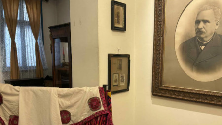 Снимки: Къща-музей Петко и Пенчо Славейкови