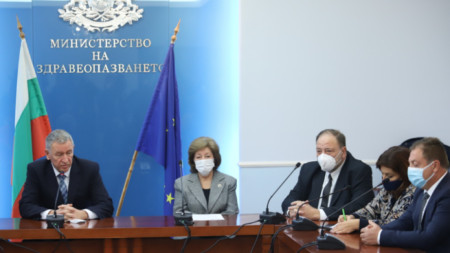 Meeting of healthcare experts at Ministry of Health on Nov 2, 2021