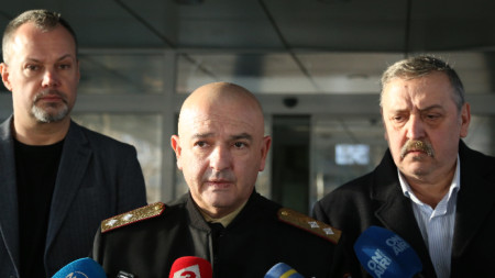 Венцислав Мутафчийски (в средата) и Тодор Кантарджиев (в дясно)